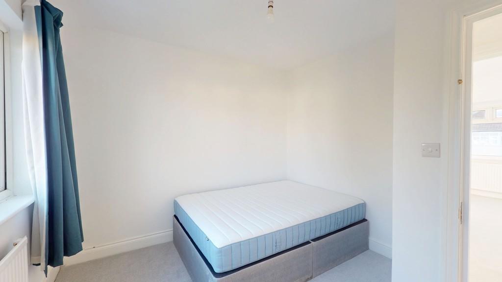 Bedroom 4 - Angle 1