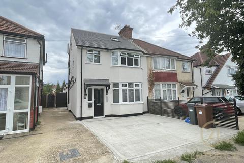 1 bedroom in a house share to rent, Heston Avenue, HOUNSLOW TW5