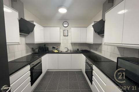 1 bedroom in a house share to rent, Heston Avenue, HOUNSLOW TW5