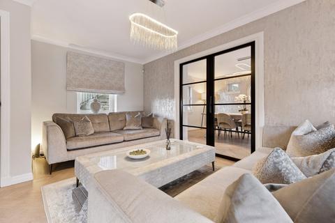 3 bedroom terraced house for sale, Mallots View, Newton Mearns, Glasgow, East Renfrewshire