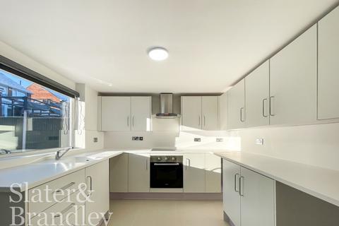 3 bedroom detached house to rent, Greenhills Avenue, Eastwood, Nottingham, Nottinghamshire, NG16