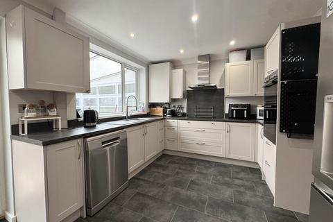 3 bedroom semi-detached house for sale, Bakewell Drive, Derby DE74