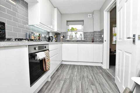 2 bedroom flat to rent, St Johns Lane, Bristol BS3