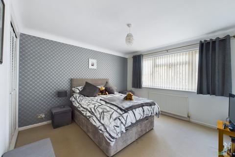 2 bedroom apartment to rent, Charlton Court, Oxton CH43