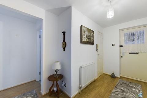 2 bedroom apartment to rent, Charlton Court, Oxton CH43