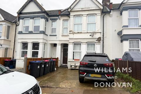 1 bedroom ground floor flat to rent, Cheltenham Road, Southend-on-Sea