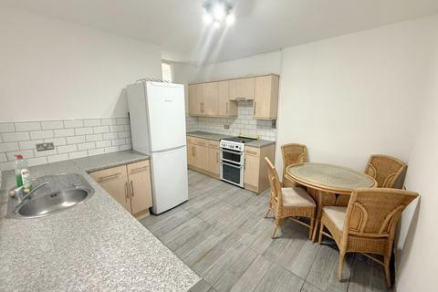 1 bedroom ground floor flat to rent, Cheltenham Road, Southend-on-Sea