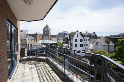 2 bedroom apartment for sale, Wadbrook Street, Kingston Upon Thames KT1