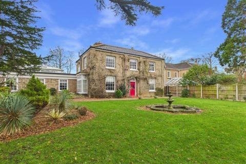 4 bedroom detached house for sale, Grove Road, Beccles