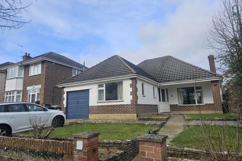 2 bedroom detached bungalow to rent, Ashford Road, Bournemouth
