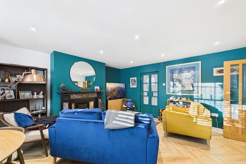 4 bedroom terraced house for sale, Victoria Road, Darlington, County Durham