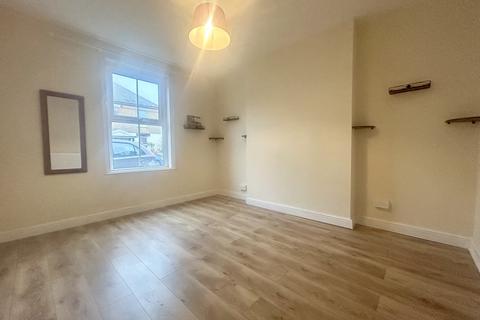 4 bedroom detached house to rent, Langton Road, Bournemouth