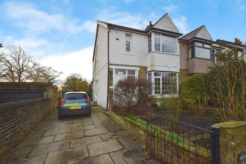 3 bedroom semi-detached house to rent, Wesley Grove, Bradford BD10