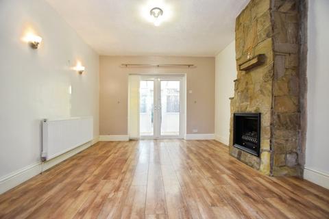 3 bedroom semi-detached house to rent, Wesley Grove, Bradford BD10