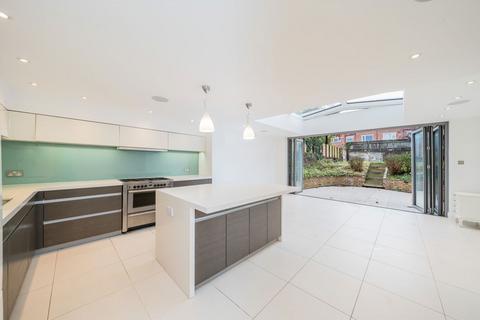 undefined, Woodlands Road, Isleworth TW7