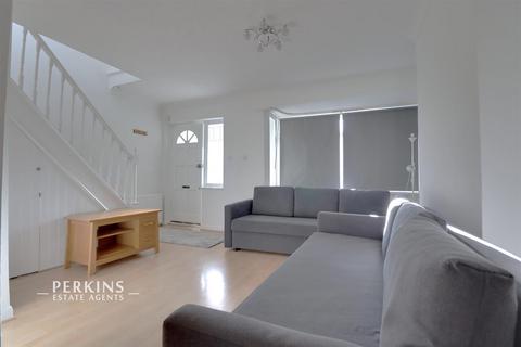 2 bedroom semi-detached house to rent, Northolt, UB5