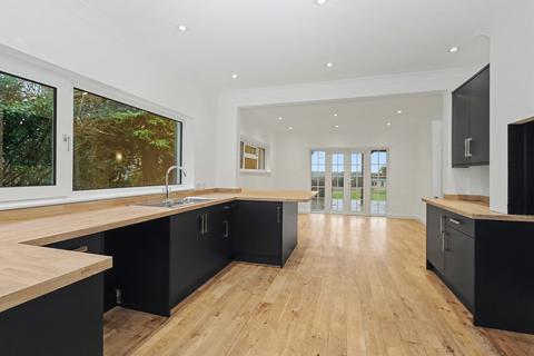 6 bedroom detached house to rent, Swanmore Road, Southampton SO32