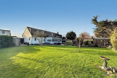 undefined, Silverthorne Close