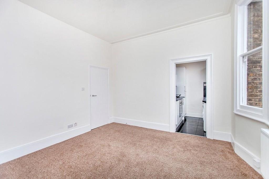 FFF, 25 Birchington 8