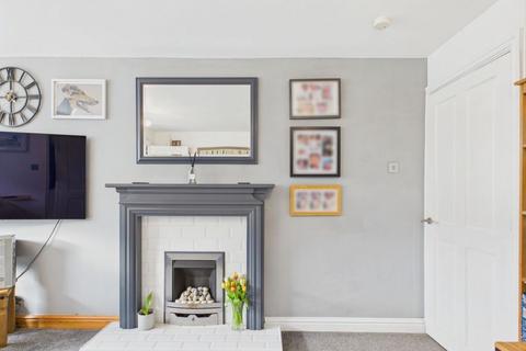 2 bedroom terraced house for sale, 49 Queens Drive, Whitby