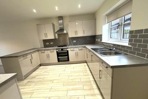 4 bedroom detached house to rent, Sceptre Drive, Mildenhall, Bury St. Edmunds