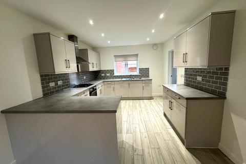 4 bedroom detached house to rent, Sceptre Drive, Mildenhall, Bury St. Edmunds