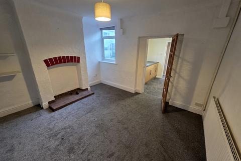 2 bedroom terraced house to rent, Weaver Road, Castle, Northwich, CW8