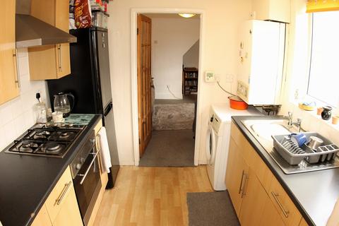 2 bedroom terraced house to rent, Weaver Road, Castle, Northwich, CW8