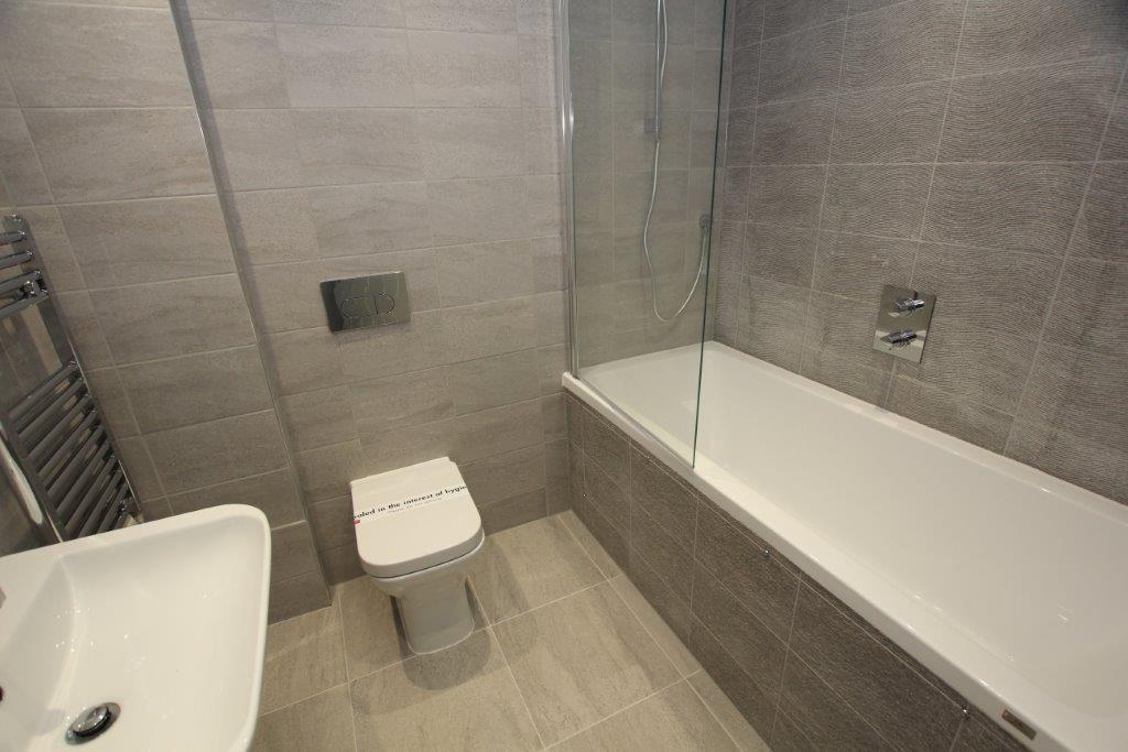 Cestria 2 Quayside apartment 5 Main bathroom