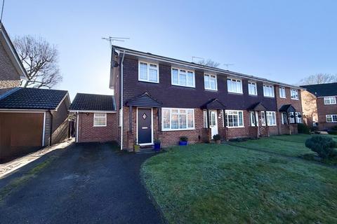 3 bedroom end of terrace house for sale, Henley Drive, Camberley GU16