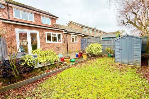 3 bedroom end of terrace house for sale, Henley Drive, Camberley GU16