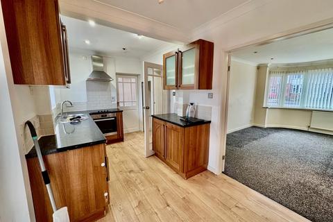 3 bedroom semi-detached house to rent, Jilcot Road, Solihull