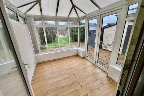 3 bedroom semi-detached house to rent, Jilcot Road, Solihull