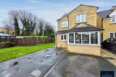3 bedroom detached house for sale, Lumb Hall Way, Drighlington
