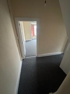 3 bedroom apartment to rent, Manor Farm Road, Southampton