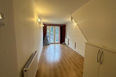 undefined, 23 Waverley Road