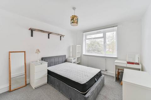 1 bedroom flat to rent, Beechcroft Close, Streatham, London, SW16