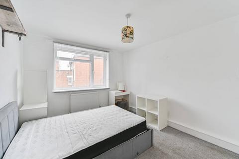1 bedroom flat to rent, Beechcroft Close, Streatham, London, SW16