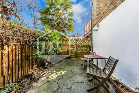 2 bedroom apartment to rent, Maidstone Road, Bounds Green, London