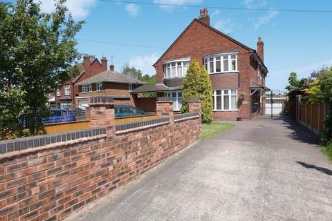 3 bedroom semi-detached house to rent, Pear Tree Lane, Wolverhampton WV11