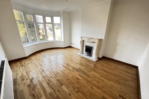 3 bedroom semi-detached house to rent, Pear Tree Lane, Wolverhampton WV11