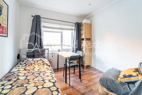 Studio to rent, Fairbridge Road, Archway, London