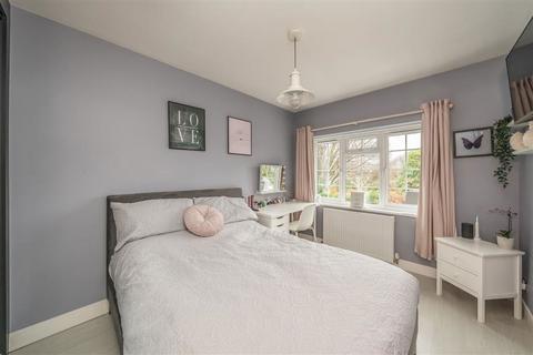 4 bedroom house for sale, Chatsworth Place, Teddington TW11