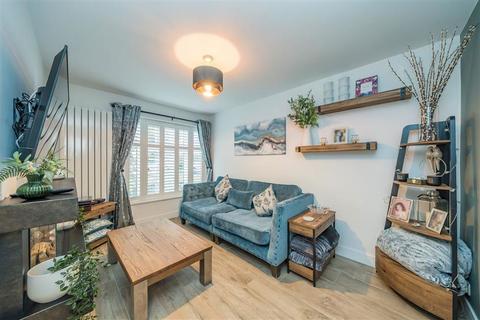 4 bedroom house for sale, Chatsworth Place, Teddington TW11