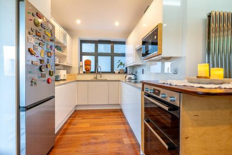 2 bedroom flat to rent, High Road Leyton, Leyton, London, E10