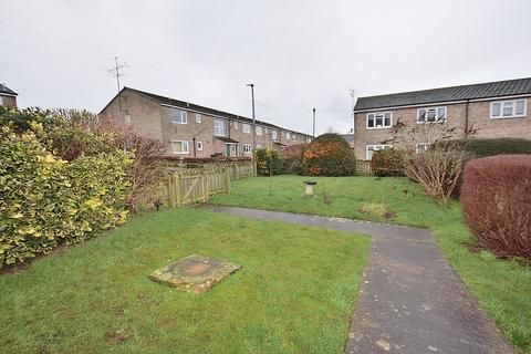 2 bedroom terraced house to rent, Snowdrop Walk, Colburn