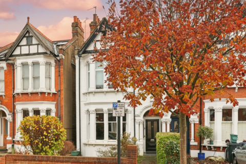 1 bedroom ground floor flat for sale, Bradley Gardens, Ealing, London, W13