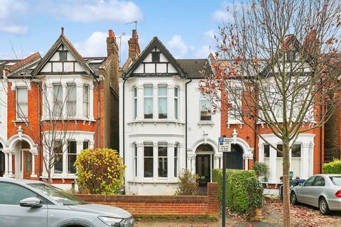 1 bedroom ground floor flat for sale, Bradley Gardens, Ealing, London, W13
