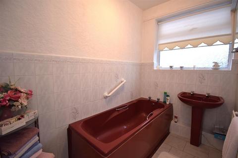 3 bedroom flat for sale, Birchington Avenue, South Shields