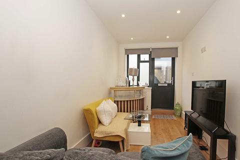 1 bedroom flat to rent, Golborne Road, London W10